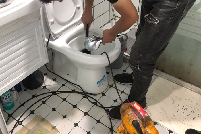 七台河马桶堵塞自己疏通还是找师傅?专业上门服务让你省时更省心